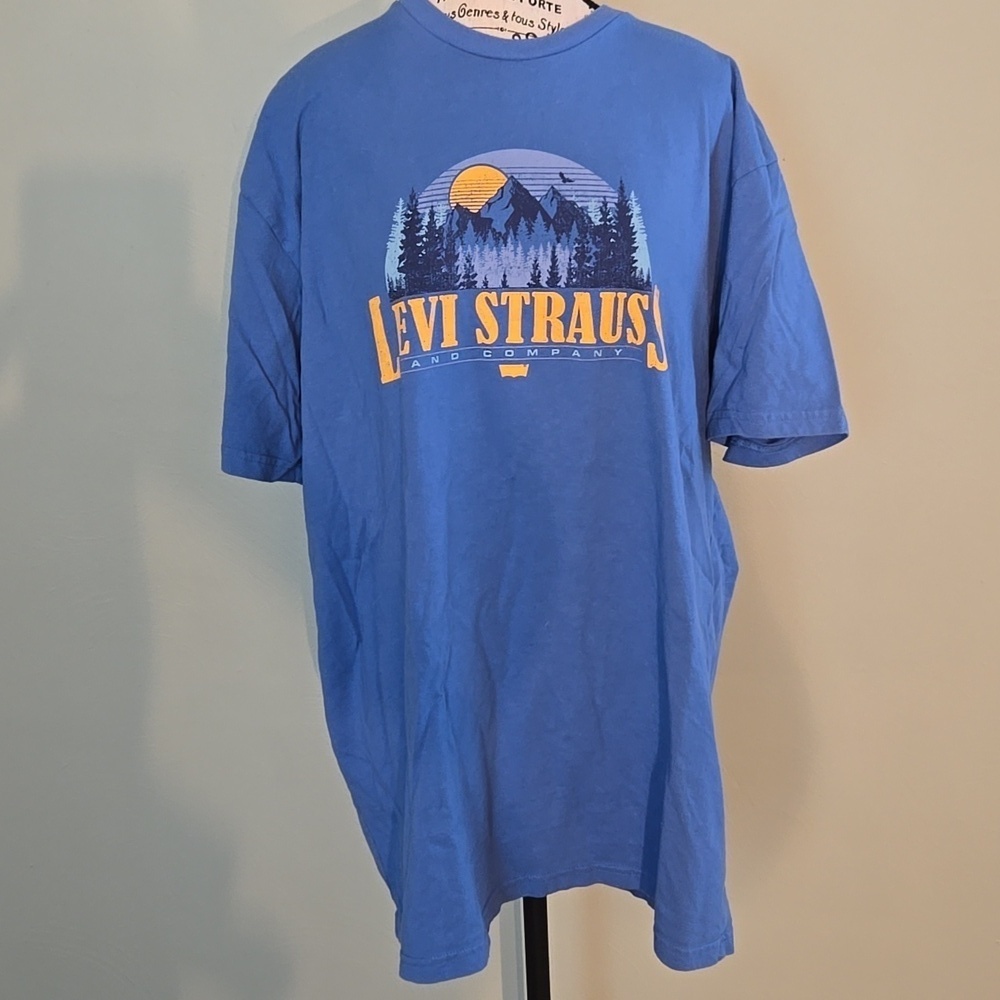 Blue Outdoors Printed Levi's Tee